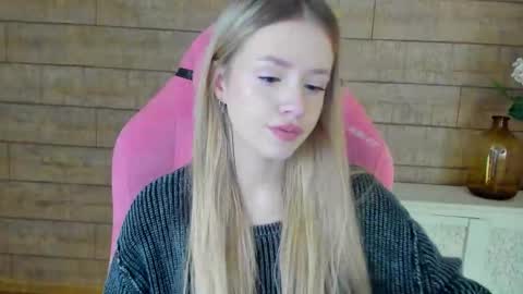 MilanaBalmain online show from 10-04-25, 04:21