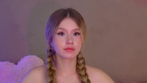 MilanaBalmain online show from 10-08-25, 04:15