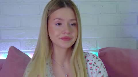 MilanaBalmain online show from 02-10-26, 04:49