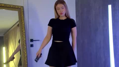 MilanaBalmain online show from 05-16-26, 10:36