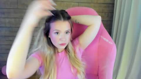 MilanaBalmain online show from 05-20-26, 04:24