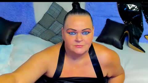 Lana online show from 10-11-25, 05:39