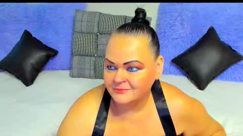 Lana online show from 11-10-25, 06:34