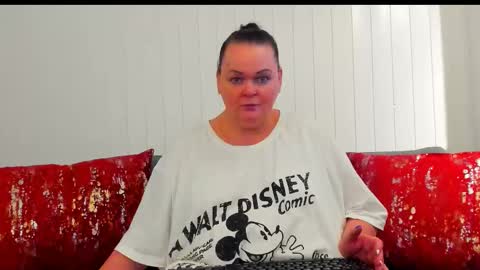 Snapshot of milanabiegert chatting on 01-18-26, 02:43 Lana online show from 01-18-26, 02:43