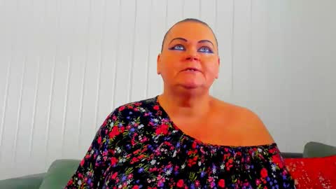 Snapshot of milanabiegert chatting on 02-06-26, 11:35 Lana online show from 02-06-26, 11:35