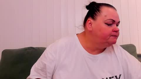 Snapshot of milanabiegert chatting on 02-11-26, 08:30 Lana online show from 02-11-26, 08:30