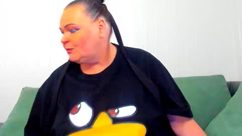 Snapshot of milanabiegert chatting on 03-13-26, 01:18 Lana online show from 03-13-26, 01:18