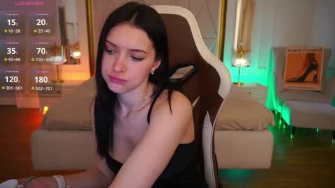 Snapshot of milanamusee chatting on 05-10-26, 01:27 Milana online show from 05-10-26, 01:27