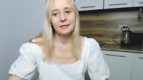 Milena online show from 12-21-24, 04:19