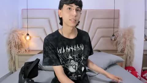 Snapshot of milanhair chatting on 05-18-26, 11:16 Milan online show from 05-18-26, 11:16