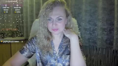 milanna_x online show from 12-15-25, 02:32