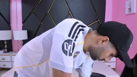 milanzaire online show from 11-09-25, 09:35