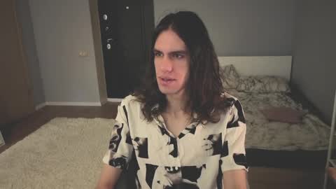 Mila online show from 04-12-26, 01:54