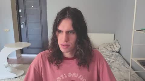 Snapshot of milaslovv chatting on 06-15-26, 08:27 Mila online show from 06-15-26, 08:27