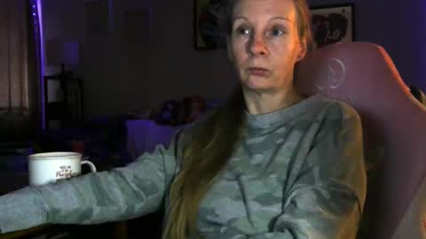 Mila online show from 04-03-26, 01:42