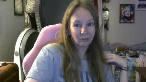 Snapshot of milastoned chatting on 04-21-26, 12:44 Mila online show from 04-21-26, 12:44