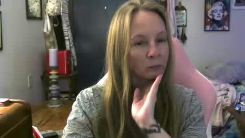Snapshot of milastoned chatting on 04-24-26, 06:43 Mila online show from 04-24-26, 06:43