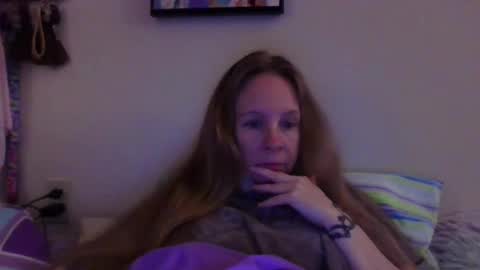Snapshot of milastoned chatting on 04-27-26, 01:53 Mila online show from 04-27-26, 01:53