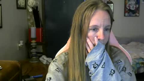 Snapshot of milastoned chatting on 05-05-26, 12:07 Mila online show from 05-05-26, 12:07