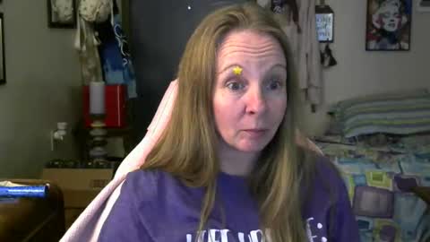 Snapshot of milastoned chatting on 05-11-26, 11:24 Mila online show from 05-11-26, 11:24