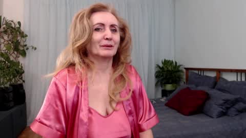 Mila online show from 12-14-25, 02:44