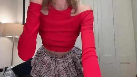 Mila online show from 11-17-25, 04:13