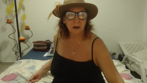 Snapshot of milchanell chatting on 03-05-25, 05:18 milchanell online show from 03-05-25, 05:18