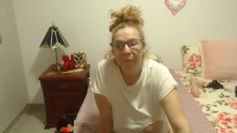 Snapshot of milchanell chatting on 09-10-25, 06:46 milchanell online show from 09-10-25, 06:46