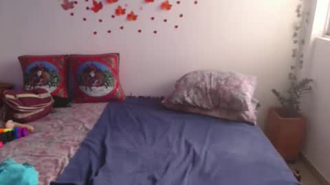 Snapshot of milchanell chatting on 11-29-25, 08:56 milchanell online show from 11-29-25, 08:56