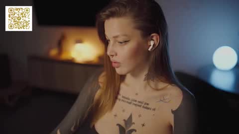 Snapshot of mileeena chatting on 10-16-25, 02:18 M Telegram mamagotachannel online show from 10-16-25, 02:18