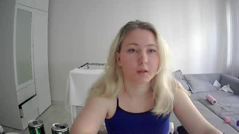 Snapshot of milena391630 chatting on 06-07-26, 05:49 Milena new nonude shy blonde natural online show from 06-07-26, 05:49
