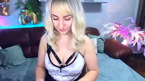 Snapshot of milenadaisy chatting on 02-08-26, 02:53 MilenaDaisy online show from 02-08-26, 02:53