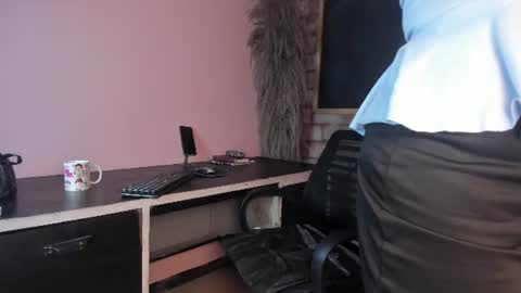 Snapshot of milenahot__69 chatting on 06-17-26, 11:23 Milena online show from 06-17-26, 11:23
