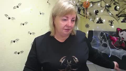 Milena online show from 10-19-25, 05:08