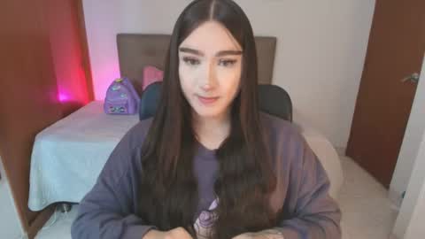 Miley online show from 04-20-26, 01:03