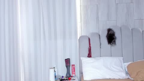 Snapshot of mileyerikson chatting on 09-29-25, 12:54 MILEY online show from 09-29-25, 12:54