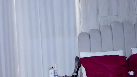 Snapshot of mileyerikson chatting on 10-04-25, 12:58 MILEY online show from 10-04-25, 12:58