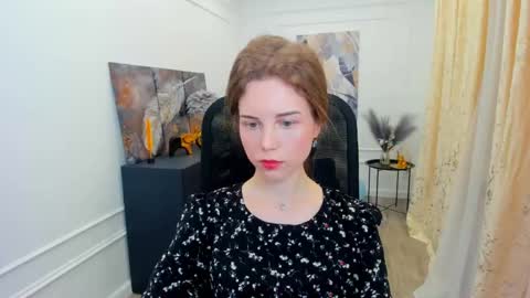 Snapshot of mileygloss chatting on 05-27-26, 11:18 mileygloss online show from 05-27-26, 11:18