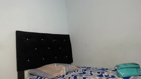 Anay velez online show from 04-12-26, 05:23