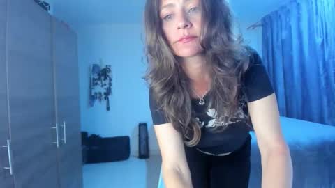 Victoria  online show from 04-26-26, 01:47