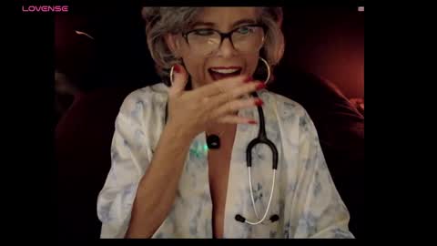 Snapshot of milf_ette chatting on 05-09-26, 11:10 Fabiola online show from 05-09-26, 11:10