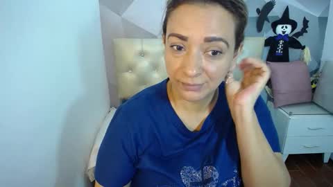 Snapshot of milf_hugeboobs chatting on 11-01-25, 11:01 milf_hugeboobs online show from 11-01-25, 11:01