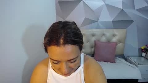 Snapshot of milf_hugeboobs chatting on 11-19-25, 10:37 milf_hugeboobs online show from 11-19-25, 10:37