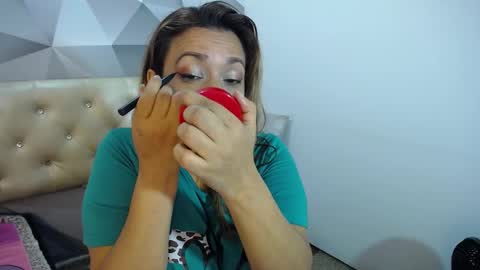 Snapshot of milf_hugeboobs chatting on 11-30-25, 10:52 milf_hugeboobs online show from 11-30-25, 10:52