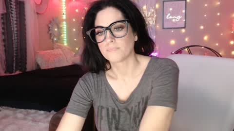 Snapshot of milf_lacey chatting on 12-26-24, 09:37 Milf Lacey online show from 12-26-24, 09:37
