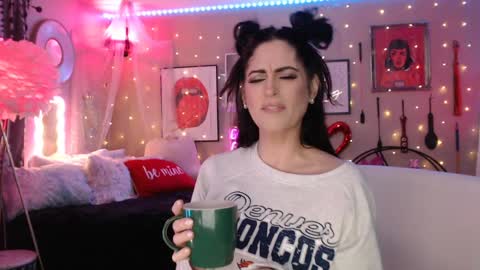 Snapshot of milf_lacey chatting on 01-12-25, 04:08 Milf Lacey online show from 01-12-25, 04:08