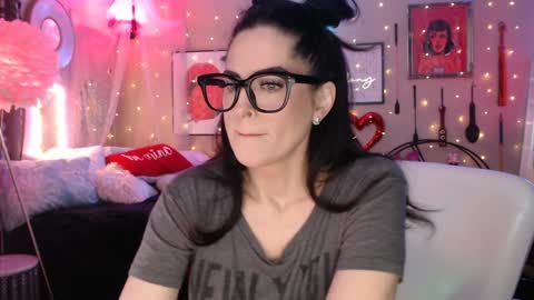 Snapshot of milf_lacey chatting on 01-22-25, 04:12 Milf Lacey online show from 01-22-25, 04:12