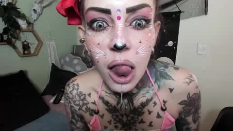 Isabella online show from 10-30-25, 01:45