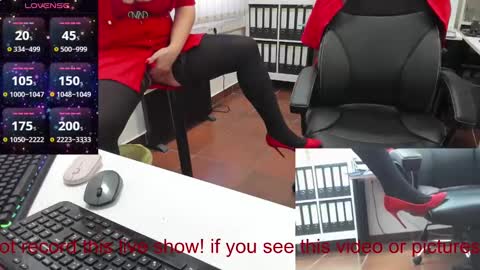 Snapshot of milf_viktoria chatting on 02-05-25, 10:41 Viktoria online show from 02-05-25, 10:41