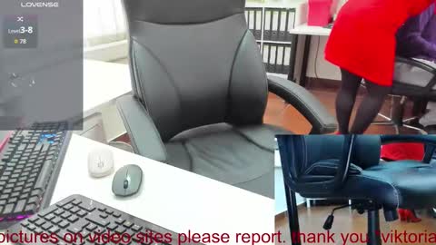 Snapshot of milf_viktoria chatting on 09-09-25, 09:31 Viktoria online show from 09-09-25, 09:31
